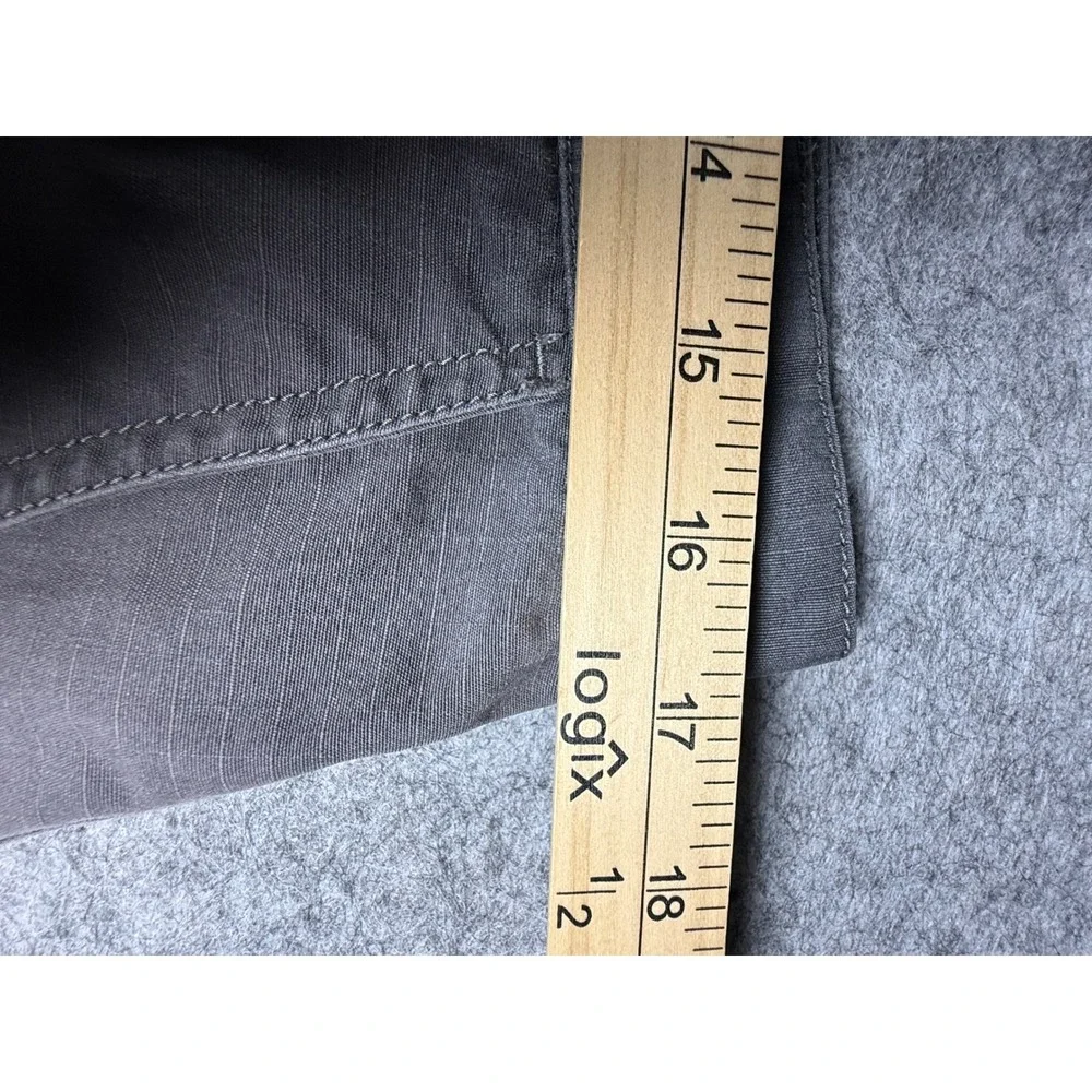 The North Face Mens Gray Ripstop Cargo Shorts Size 34 Regular Hiking Utility